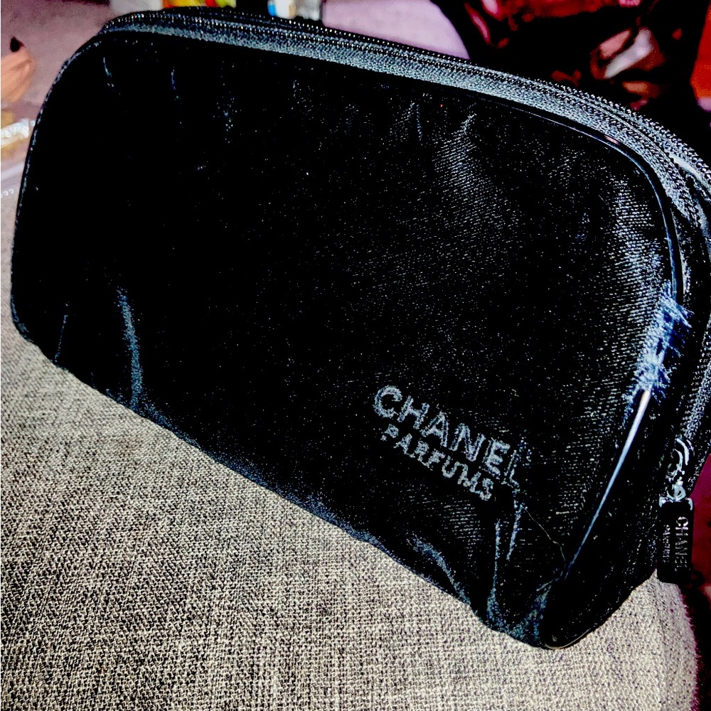 Chanel Parfum Velvet Pouch